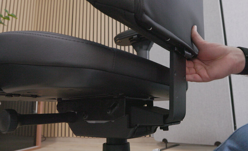 noblechairs AURA - Installation der Rückenlehne