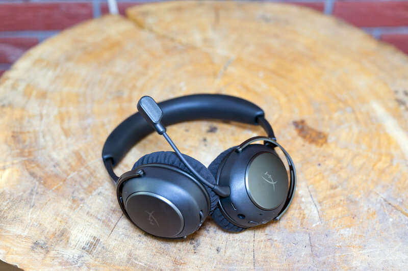 HyperX Cloud Alpha2 Wireless Overall View 3