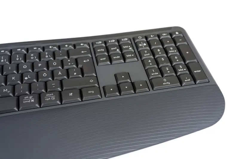 Logitech Signature Comfort Plus Combo MK880 Tastatur K880 Detail2 Logitech Signature Comfort Plus Combo MK880 Tastatur K880 Detail2