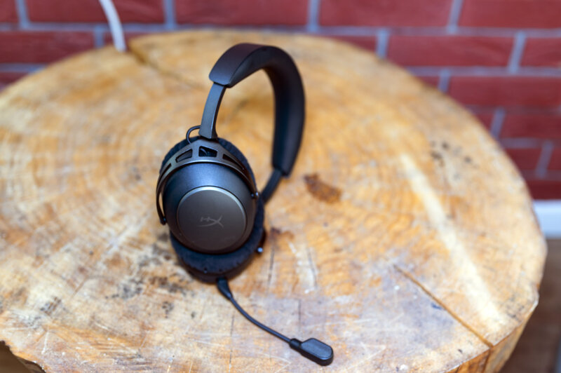 HyperX Cloud Alpha2 Wireless Overall View 2