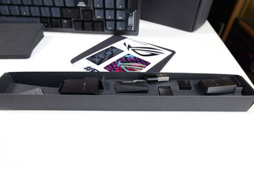 ASUS ROG Azoth 96 HE Zubehörbox ASUS ROG Azoth 96 HE Zubehörbox
