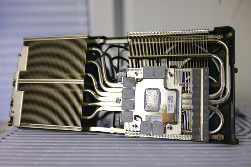 PNY GeForce RTX 5080 SLIM OC Kühler 1 PNY GeForce RTX 5080 SLIM OC Kühler 1