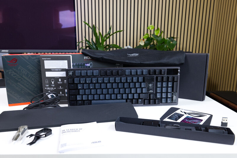 ASUS ROG Azoth 96 HE Lieferumfang ASUS ROG Azoth 96 HE Lieferumfang