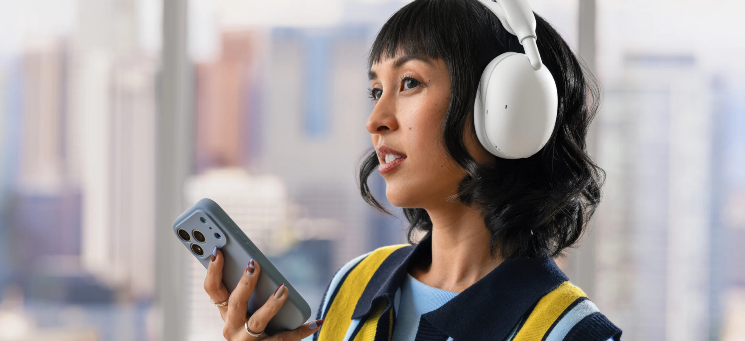 Logitech Zone Vibe Pro Headset  Image © Logitech