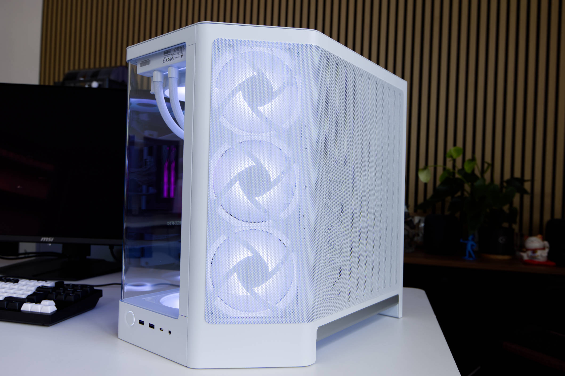 NZXT H6 RGB Seitenlüfter mit Mesh NZXT H6 RGB Seitenlüfter mit Mesh