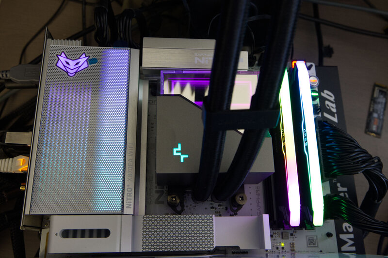 Sapphire Nitro X870EA PhantomLink Polar ARGB