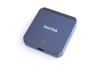 SanDisk PRO CINEMA CFexpress Type B Recorder Front SanDisk PRO CINEMA CFexpress Type B Recorder Front
