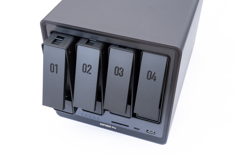 UGREEN DXP4800 Pro Tray Locks UGREEN DXP4800 Pro Tray Locks