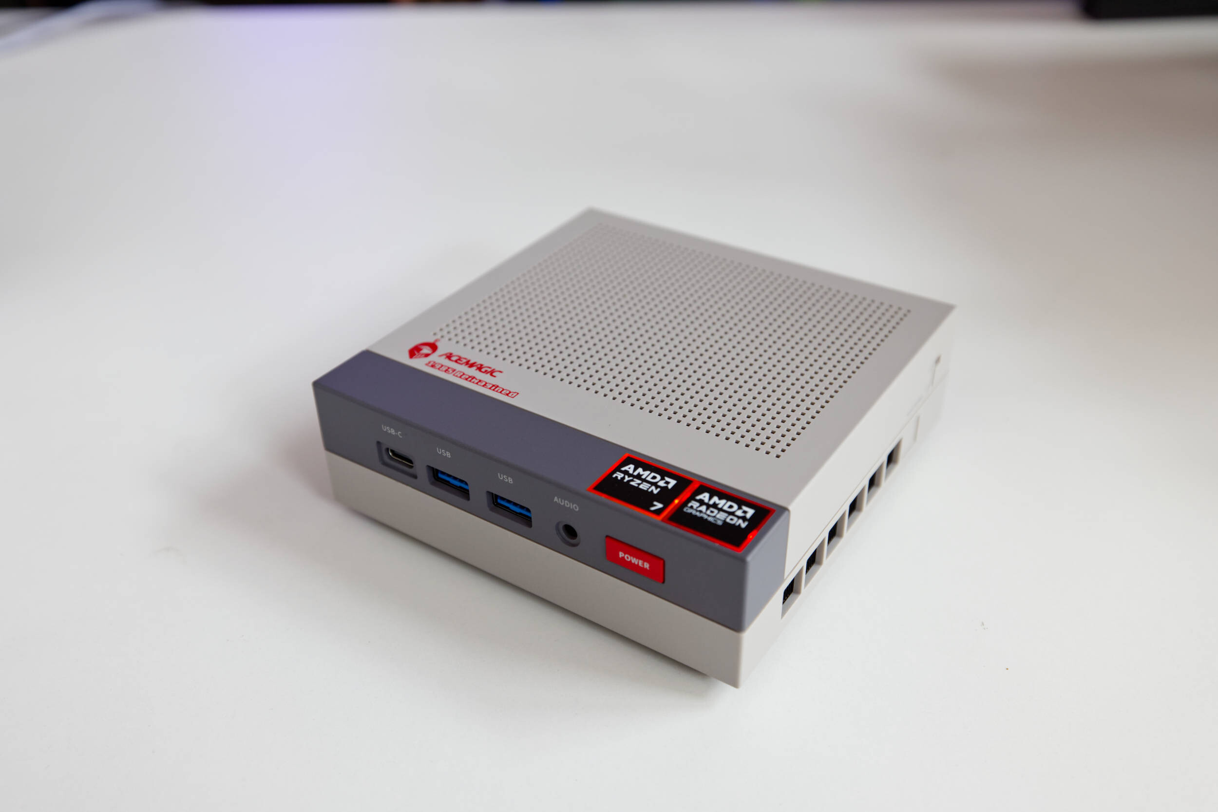 Acemagic Retro X3 Test Review  Image © PCMasters.de