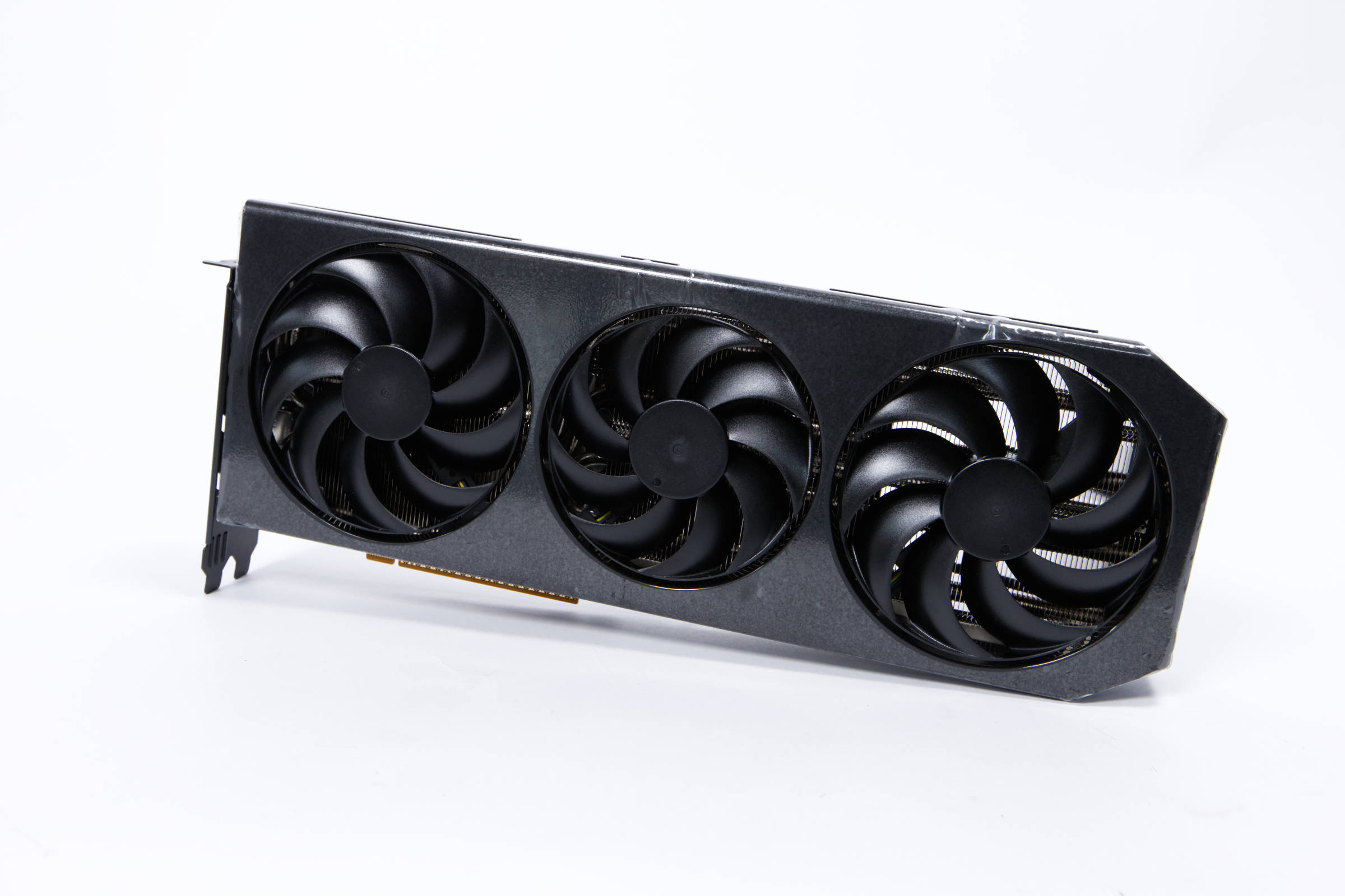 PowerColor Radeon RX 9070 Hellhound mit Schutzfolie PowerColor Radeon RX 9070 Hellhound mit Schutzfolie