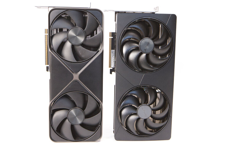 PNY GeForce RTX 5080 SLIM OC vs 5080 Founders Edition PNY GeForce RTX 5080 SLIM OC vs 5080 Founders Edition