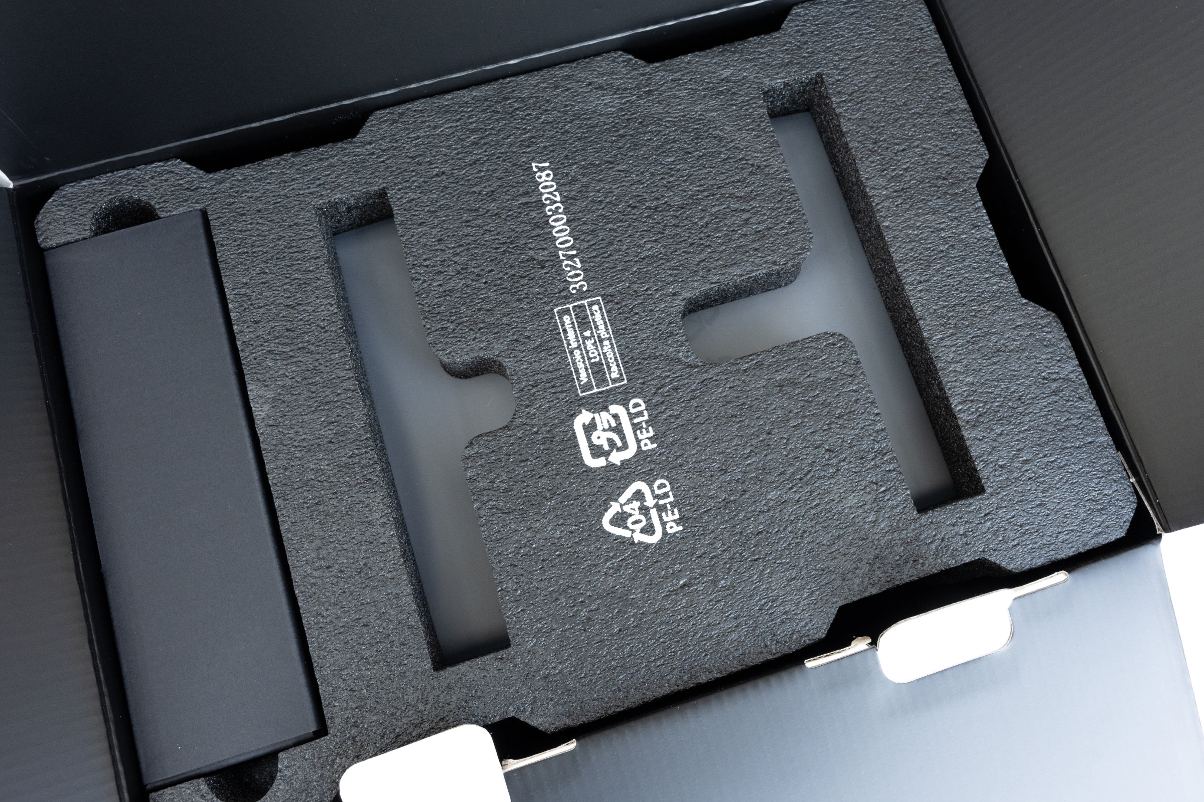 UGREEN DXP4800 GT Innenverpackung UGREEN DXP4800 GT Innenverpackung