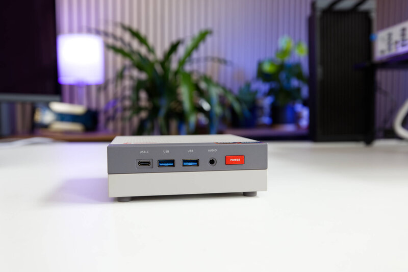 Acemagic Retro X3 Anschlüsse vorn Acemagic Retro X3 Anschlüsse vorn