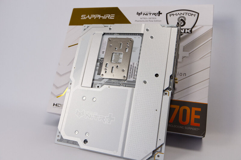 Sapphire Nitro X870EA PhantomLink Polar Rückseite