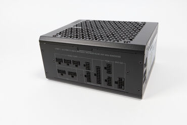 Corsair HX1000i Shift Anschlüsse am Netzteil Corsair HX1000i Shift Anschlüsse am Netzteil