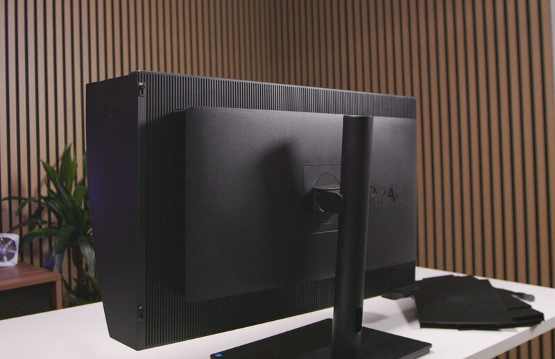 ASUS ProArt Display PA32KCX Rückseite