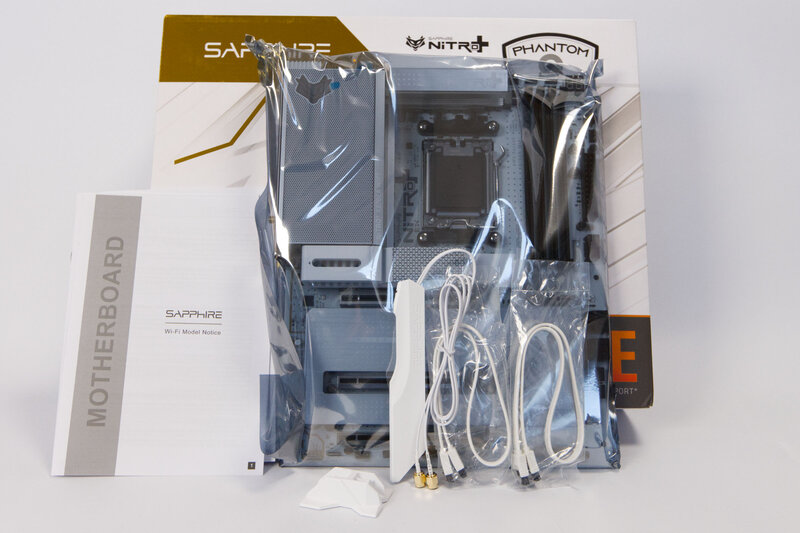 Sapphire Nitro X870EA PhantomLink Polar Lieferumfang