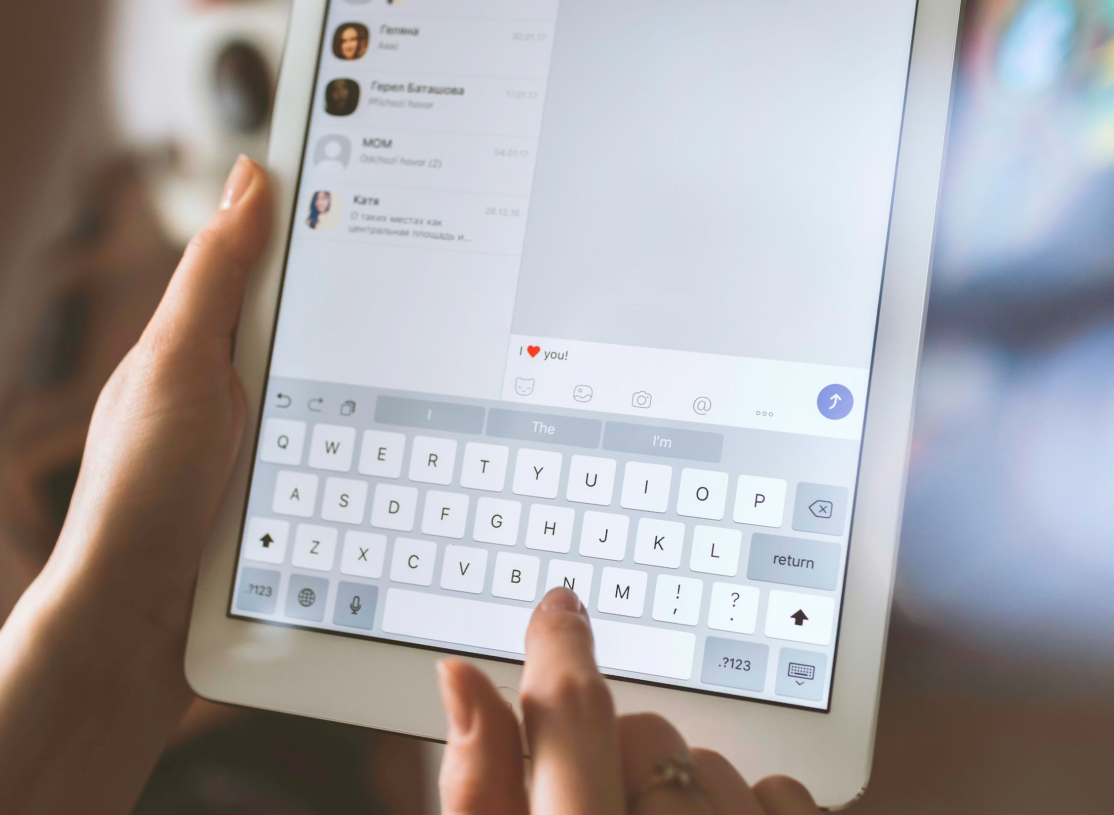 iPad Chats  Image © JESHOOTS.COM (@jeshoots)