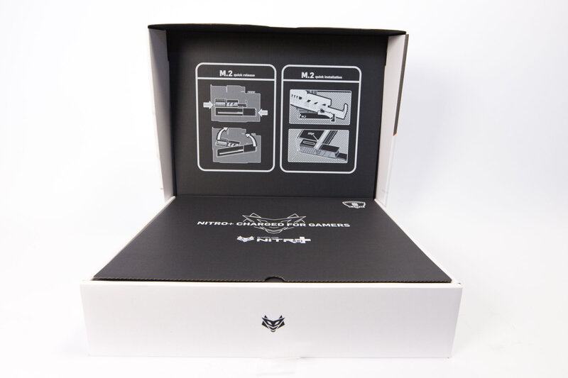 Sapphire Nitro X870EA PhantomLink Polar Verpackung offen