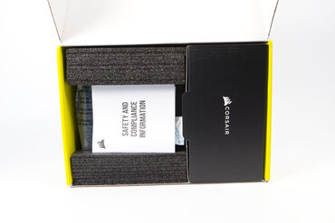Corsair HX1000i Shift Verpackung innen Corsair HX1000i Shift Verpackung innen