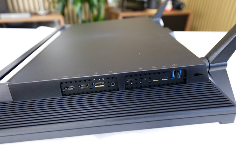 ASUS ProArt Display OLED PA27USD: Ports on the Right ASUS ProArt Display OLED PA27USD: Ports on the Right