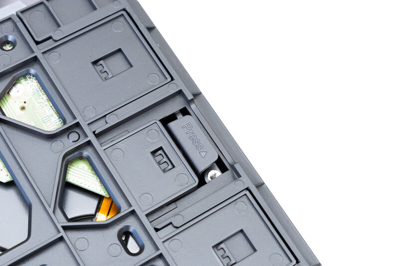 UGREEN DXP4800 Pro HDD lock UGREEN DXP4800 Pro HDD lock