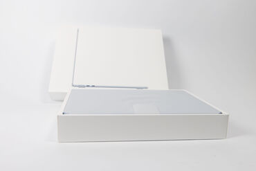 Apple MacBook Air 13 M5 Verpackung offen Apple MacBook Air 13 M5 Verpackung offen