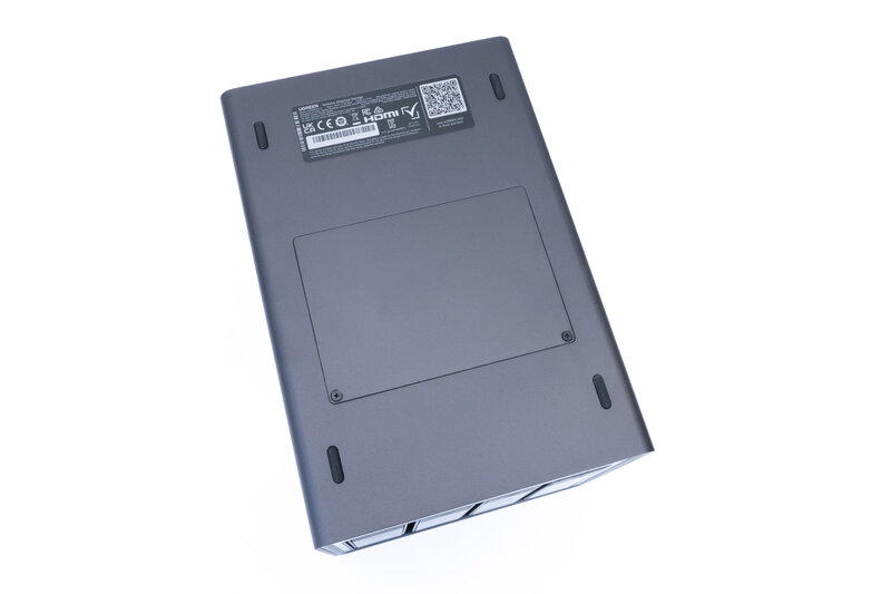 UGREEN DXP4800 Pro underside with maintenance flap UGREEN DXP4800 Pro underside with maintenance flap