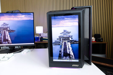 MSI MEG Vision X AI 13"Display