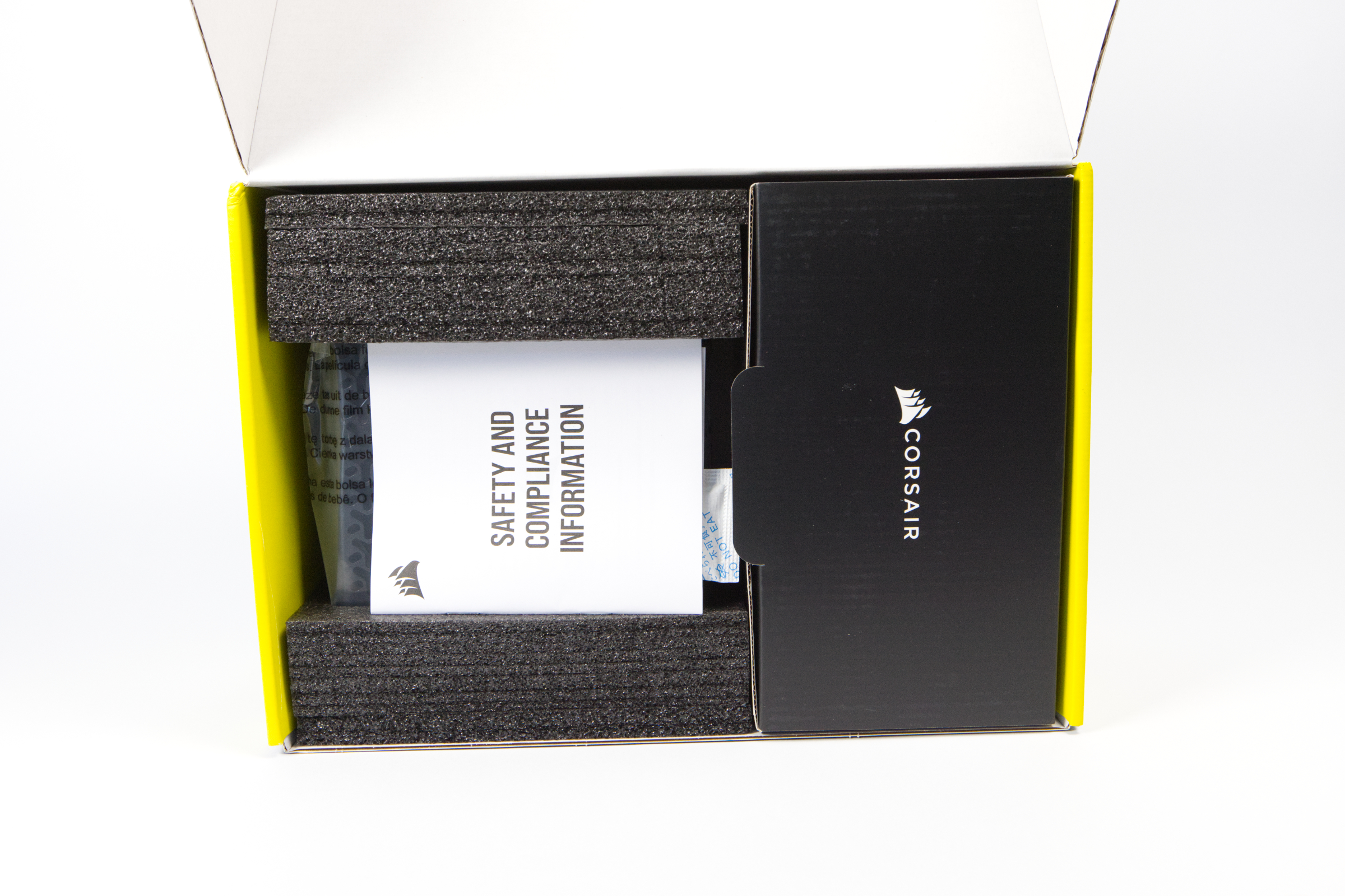Corsair HX1000i Shift Verpackung innen