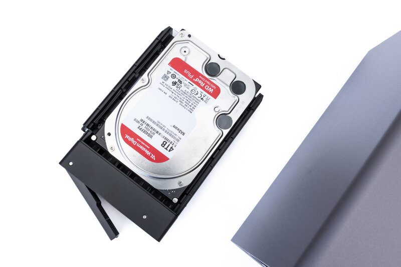 UGREEN DXP4800 Pro Tray with inserted HDD UGREEN DXP4800 Pro Tray with inserted HDD