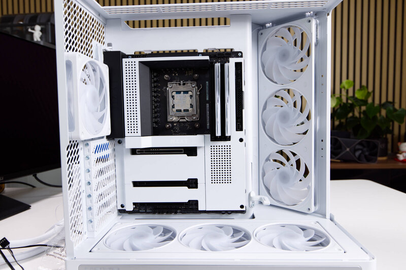 NZXT H6 RGB Mainboardeinbau NZXT H6 RGB Mainboardeinbau