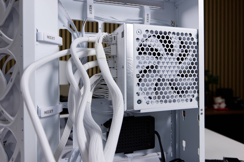 NZXT H6 RGB Netzteileinbau 2 NZXT H6 RGB Netzteileinbau 2