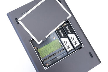 UGREEN DXP4800 Pro fully populated NVMe slots