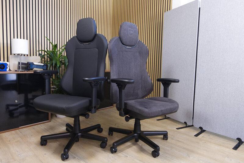 noblechairs AURA Review of both variants