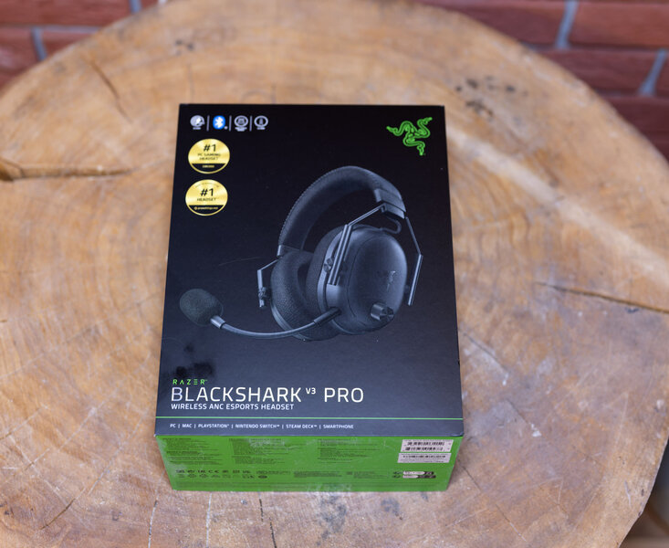 Razer BlackShark V3 Pro Package