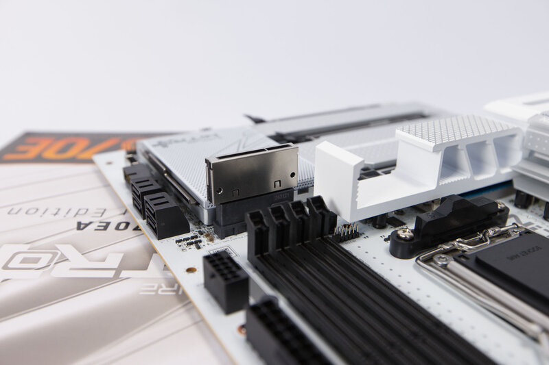 Sapphire Nitro X870EA PhantomLink Polar PhantomLink Brücke