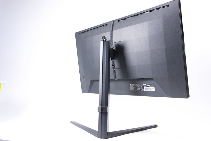 Philips Evnia 3000 27M2N3800A gedreht Philips Evnia 3000 27M2N3800A gedreht