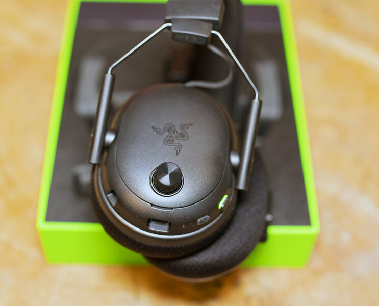 Razer BlackShark V3 Pro Design and Control