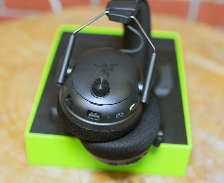 Razer BlackShark V3 Pro Design Knobs