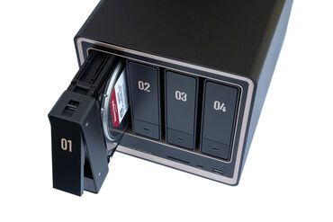UGREEN DXP4800 GT Tray mit eingebauter HDD UGREEN DXP4800 GT Tray mit eingebauter HDD