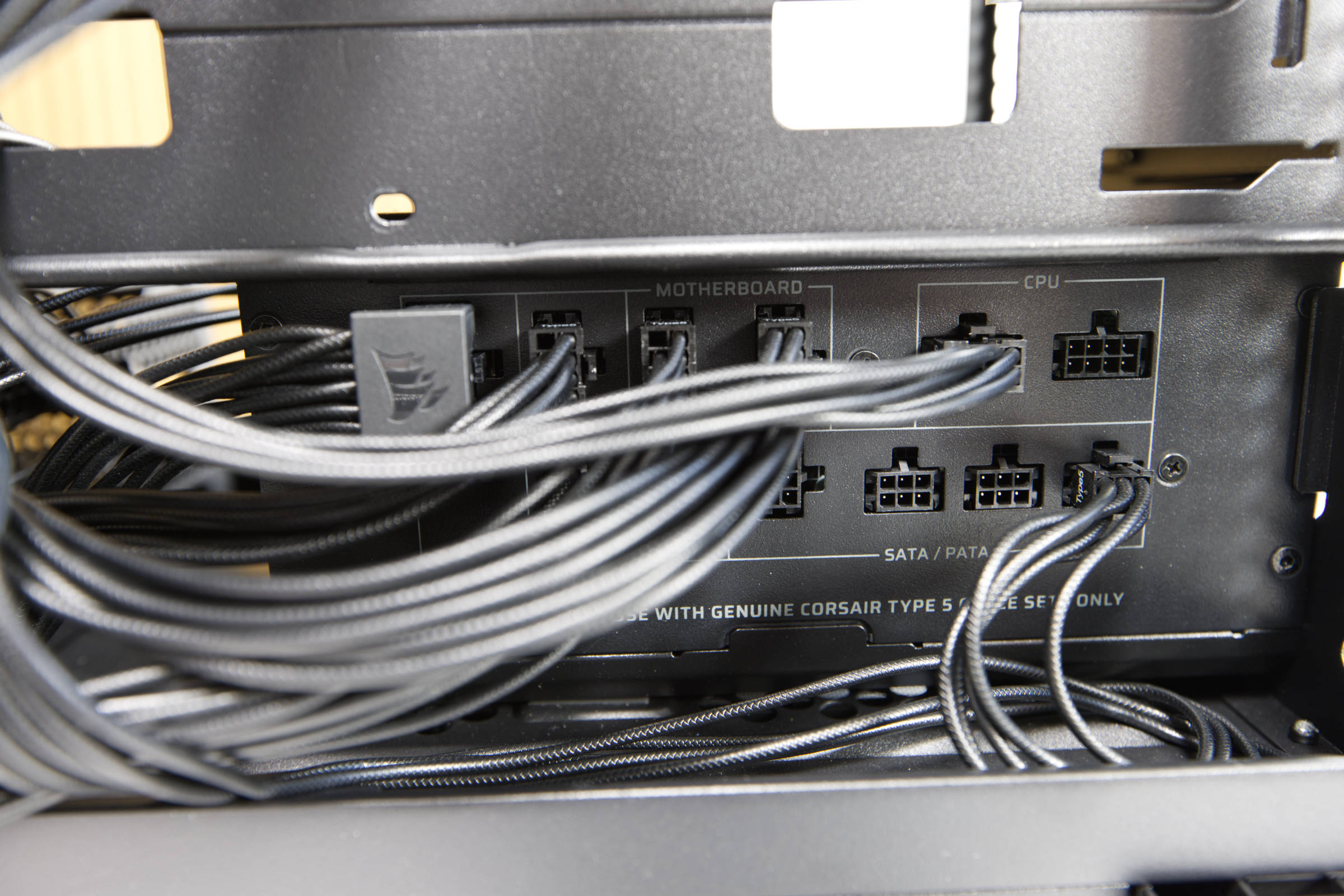 Corsair HX1000i Shift Kabel angeschlossen