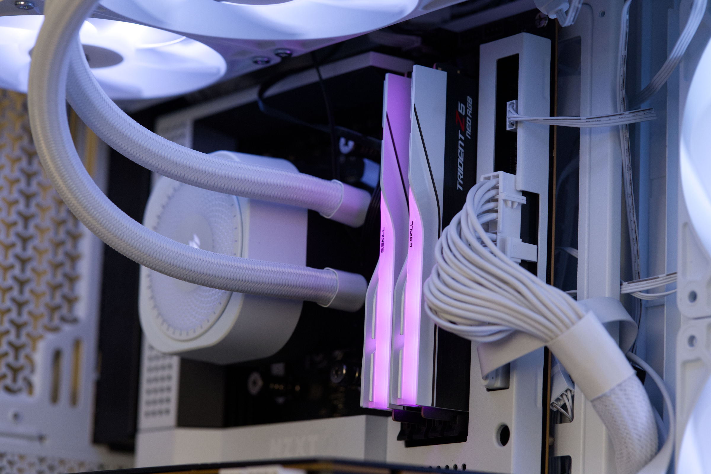 G Skill Trident Z5 NEO RGB 32 GB Kit DDR5 6000 CL26 Test  Image © PCMasters.de